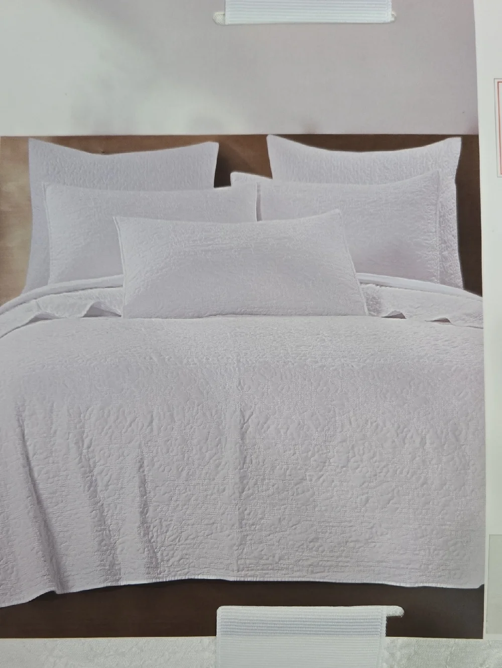 $250 Retail King Quilt Bedspread Set with 2 Shams in White